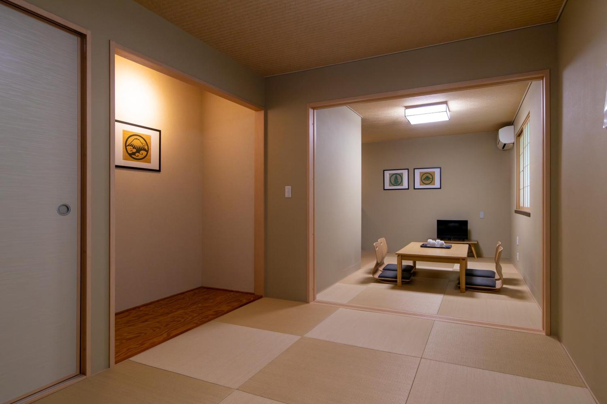 Fujiyama Inn Conifer Fujiyoshida Bagian luar foto